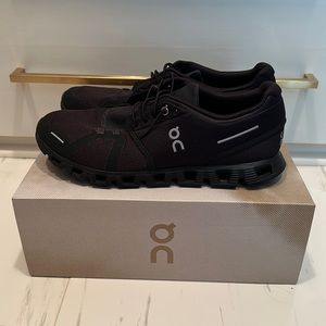 On Cloud Cloud 5 All Black size 10 men